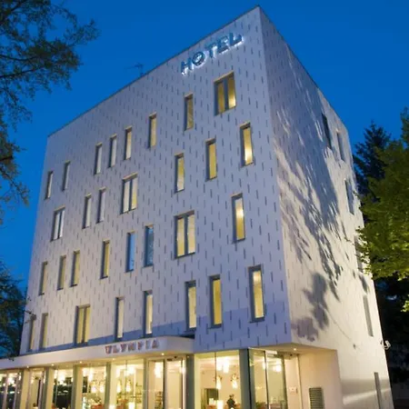 ホテル Olympia 3*